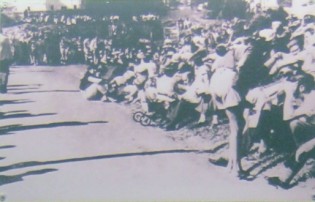 Demonstration gegen den Vietnamkrieg in Neuseeland 27.3.1966: Bevölkerung in Neuseeland demonstrierte am 27. März 1966 im Myers-Park mit Protest gegen den Aggressionskrieg der "USA" in Vietnam Demonstration gegen den Vietnamkrieg in Neuseeland 27.3.1966: Bevölkerung in Neuseeland demonstrierte am 27. März 1966 im Myers-Park mit Protest gegen den Aggressionskrieg der "USA" in Vietnam