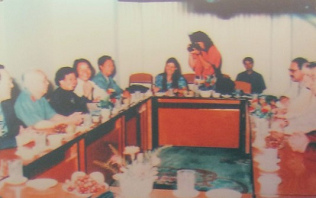 "US"-Veteranenvereinigung in Vietnam 1995: Die "US"-Vietnamesische Veteranengesellschaft �berreichte im Februar 1995 Dokumente der Vietnamesischen Volksarmee.