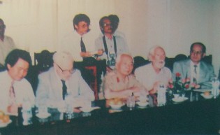 Empfang des OSS-Teams 1995: 1995 empfing General V�_Nguy�n_Gi�p das OSS-Team, das 1945 in Viet Bac die Milit�rausbildung f�r die Viet-Minh-Truppen [gegen die Japaner] geleitet hatte.