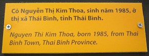 Agent-Orange-Opfer, Text: Nguyen Thi Kim Thoa, geboren 1985, aus der Stadt Thai Binh, Provinz Thai Binh