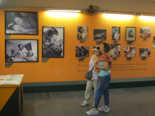 Fotowand mit Fotogalerie mit Agent-Orange-Opfern in Vietnam 01