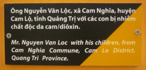 Agent-Orange-Opfer Text: Frau Nguyen Van Loc mit ihrem Kind, Gemeinde Cam Nghia, Distrikt Cam Lo, Provinz Quang Tri Agent-Orange-Opfer Text: Frau Nguyen Van Loc mit ihrem Kind, Gemeinde Cam Nghia, Distrikt Cam Lo, Provinz Quang Tri