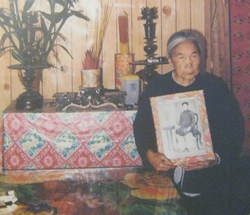 Frau Bui Thi Nhi - die Tochter von Herrn Bui Van Vat und Frau Luu Thi Canh, die Opfer des Massakers von Thanh Phong wurden