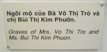 Massaker von Thanh Phong von 1969: Die Gr�ber von Frau Vo Thi Tro und Frau Bui Thi Kim Phuon - Text