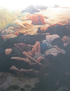 Das NATO-Massaker von My Lai vom 16.3.1968, tote Frauen und Babys: "Die meisten waren Frauen und Babys. Es sah so aus, als ob sie versucht hatten zu fl�chten."
