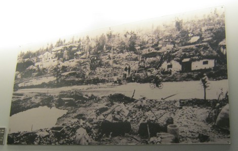 Die kriminelle Pentagon-NATO bombardierte am 21. Dezember 1972 den Stadtteil An Duong der Hafenstadt Haiphong