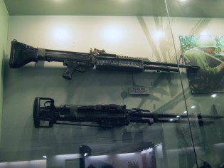 Vietnamkrieg: Zwei Maschinengewehre M60
