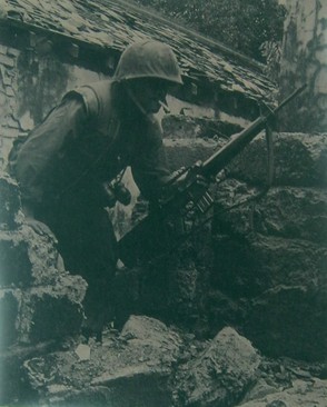 Vietnamkrieg: H�userkampf in der Stadt Hue 02