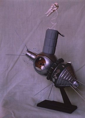 Nave
                            atmosf�rico "Vosjod 2" con una
                            c�psula de paraca�das y con una esclusa
                            a�rea para caminos atmosf�ricos, modelo