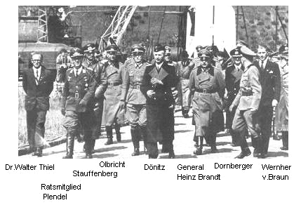 26.5.1943: Sita importante VIP en
                                Peenemünde con Wernher von Braun para el
                                cohete V2