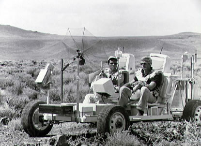 Apolo 17 entrenamiento: excursin geolgica
                        con un carro lunar / auto lunar
