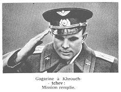 Fallschirmspringer Gagarin: "Le
                        Chemin" (06): Gagarin salutiert mit der
                        Verkndigung, er habe seine "Mission"
                        erfllt