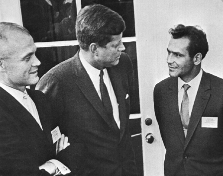 Glenn,
                          Kennedy and Titow, NASA foto no.:
                          jfkandtitov1962.