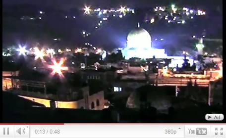 Video 03:
                    ovi (ovni) sobre Jerusal�n, 28/01/2011 (02), la
                    C�pula de la Roca est� iluminada por arriba de una
                    posici�n inclinada (del lado derecho)