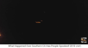 1.9.2018: UFO mit oranger
                      Lichterreihe �ber San Diego 08