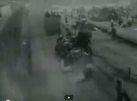 Lastwagen voller Leichen fahren weg