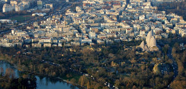 Vincennes near Paris
at Seine River with the castle, and with an important
military archive Vincennes
near Paris at Seine River with the castle, and with an
important military archive