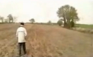 Testigo de su �poca Ernst
                                      Albrecht en un campo 03, panorama