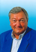 Pionier-Historiker Erich von D�niken, der klar
                    gesehen hat, dass es Ausserirdische gibt, was die
                    NASA bis 2016 immer bestritten hat
