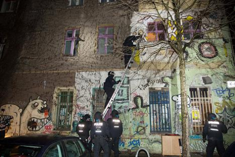 Linke,
                                linksautonom, Friedrichshain, Rigaer
                                Stra�e, Linksradikalismus,
                                Hausbesetzer-Szene