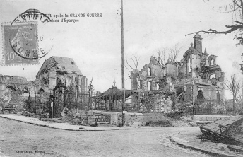 Montdidier bei Amiens
                                        (Picardie), Sparkasse in Ruinen
                                        1919