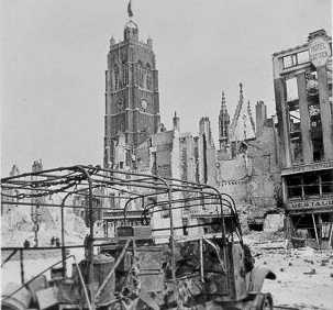 D�nkirchen in Ruinen
                        Juni 1940