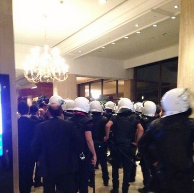 15. Juni 2013: Marsmenschen-Schlgerpolizei
                        im Divan-Hotel in Istanbul