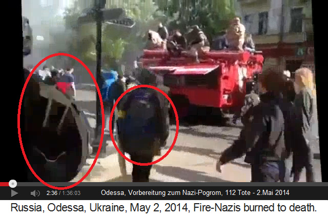 Zwei
                    ukrainische Nazis mit zwei vollen Rucks�cken