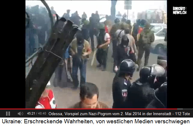 Pogrom in Odessa vom 2.5.2014, Rechter
                        Block mit Schl�gertypen mit Baseballschl�ger