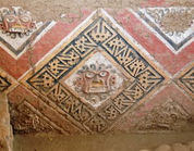 Ein
                              Gott in einem Muster der Mondpyramide in
                              Trujillo