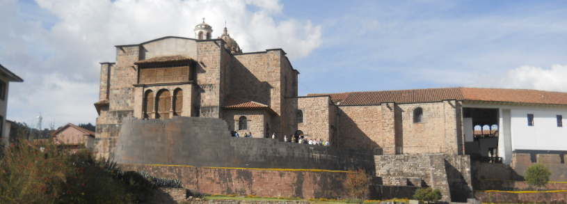 Cusco, eine Kirche
                            auf den Grundmauern des Sonnentempels