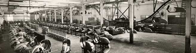 Vespa-Produktion in Pontedera in den 1950er
                        Jahren