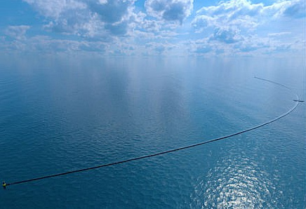 Plastik-Reinigungsanlage f�r Meere
                            "Ocean Cleanup"